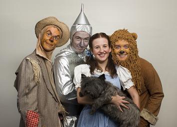 Scarecrow, Tinman, Dorothy, Toto & Lion